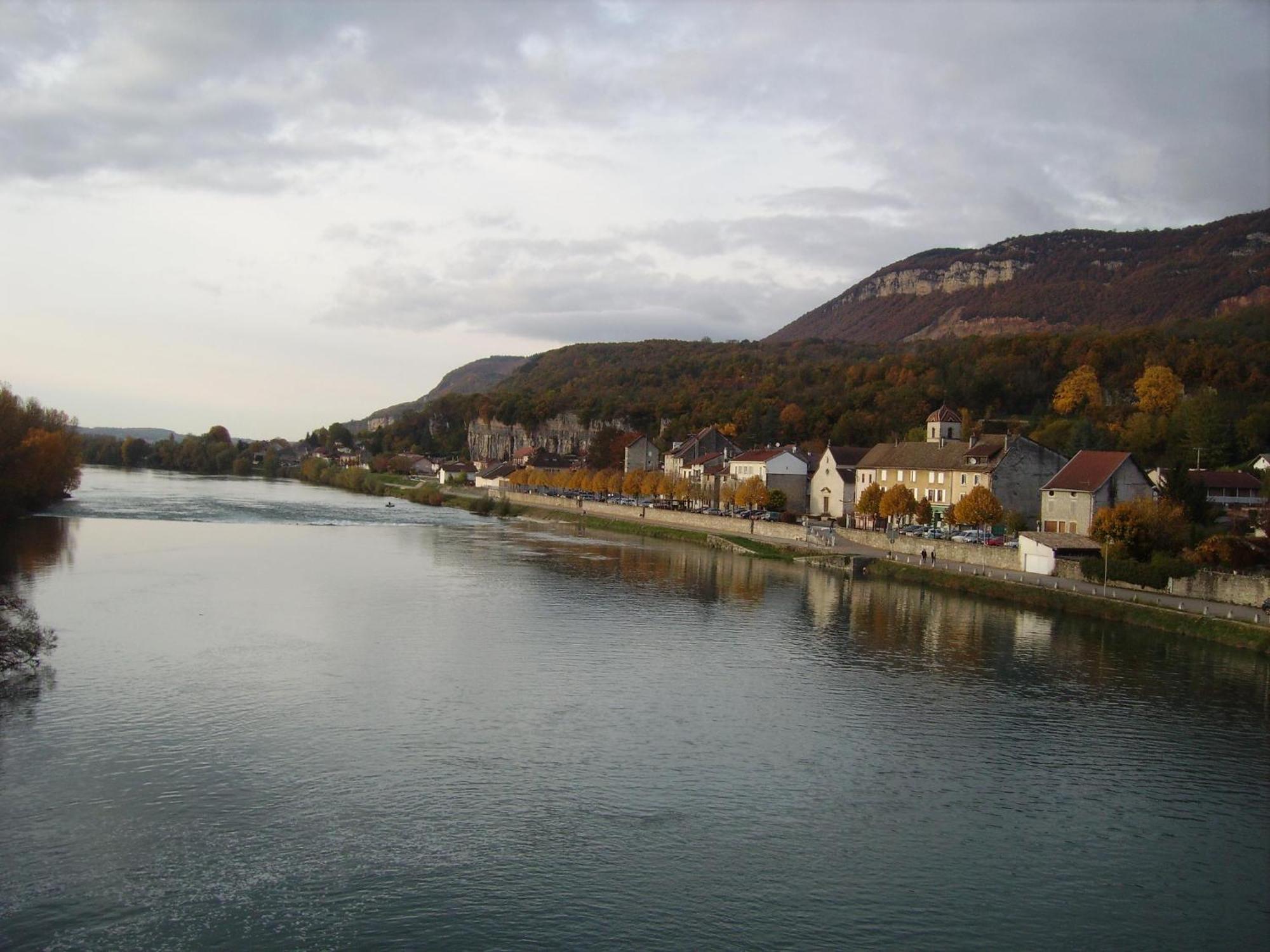 A Deux Pas Du Rhone Vila Sault-Brenaz Exterior foto